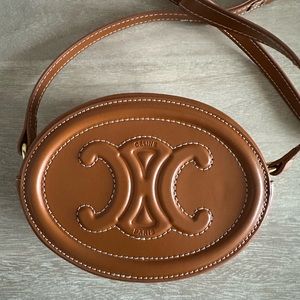 Celine triomphe oval